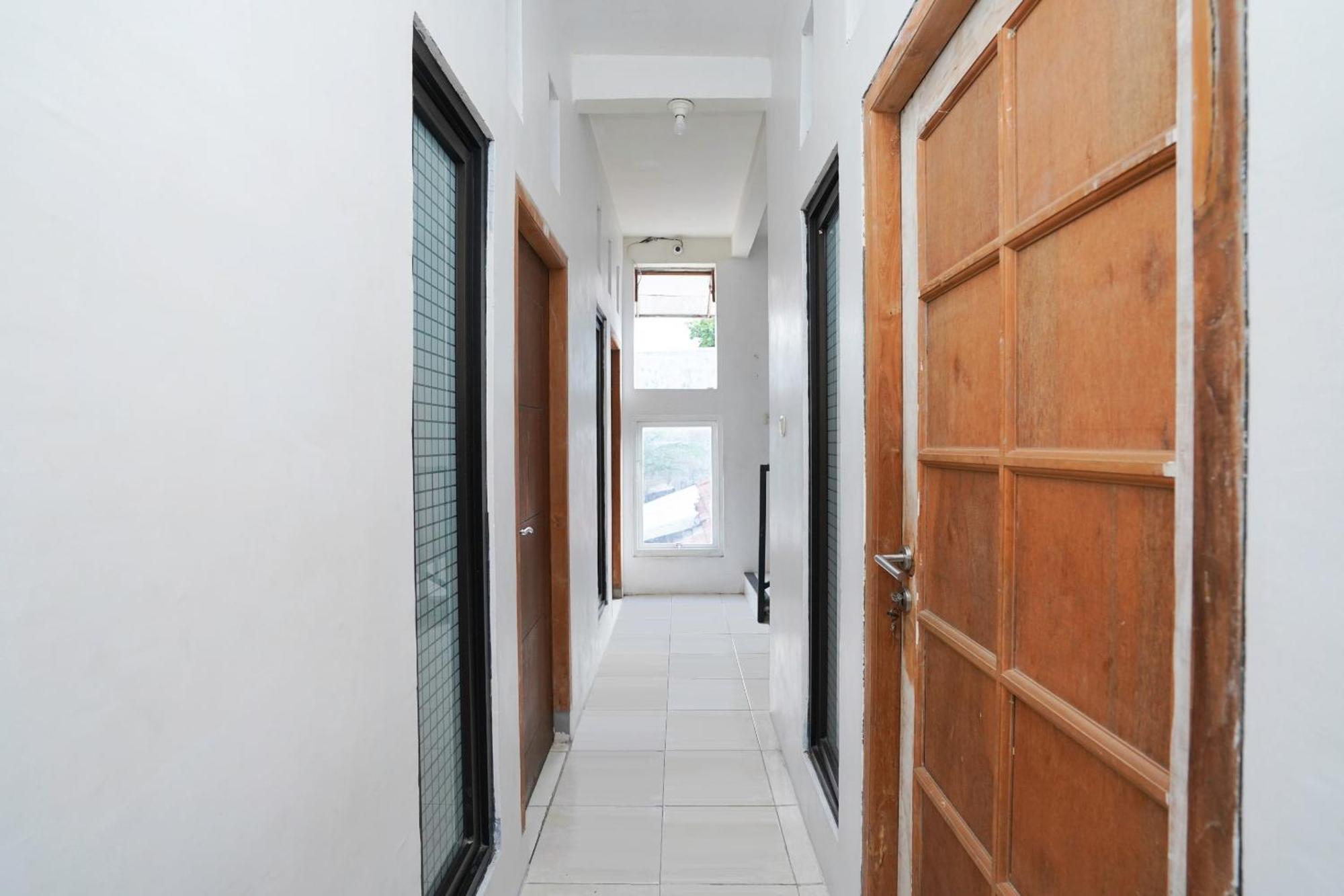 Spot On 2479 Berkah Residence Syariah Gresik Экстерьер фото
