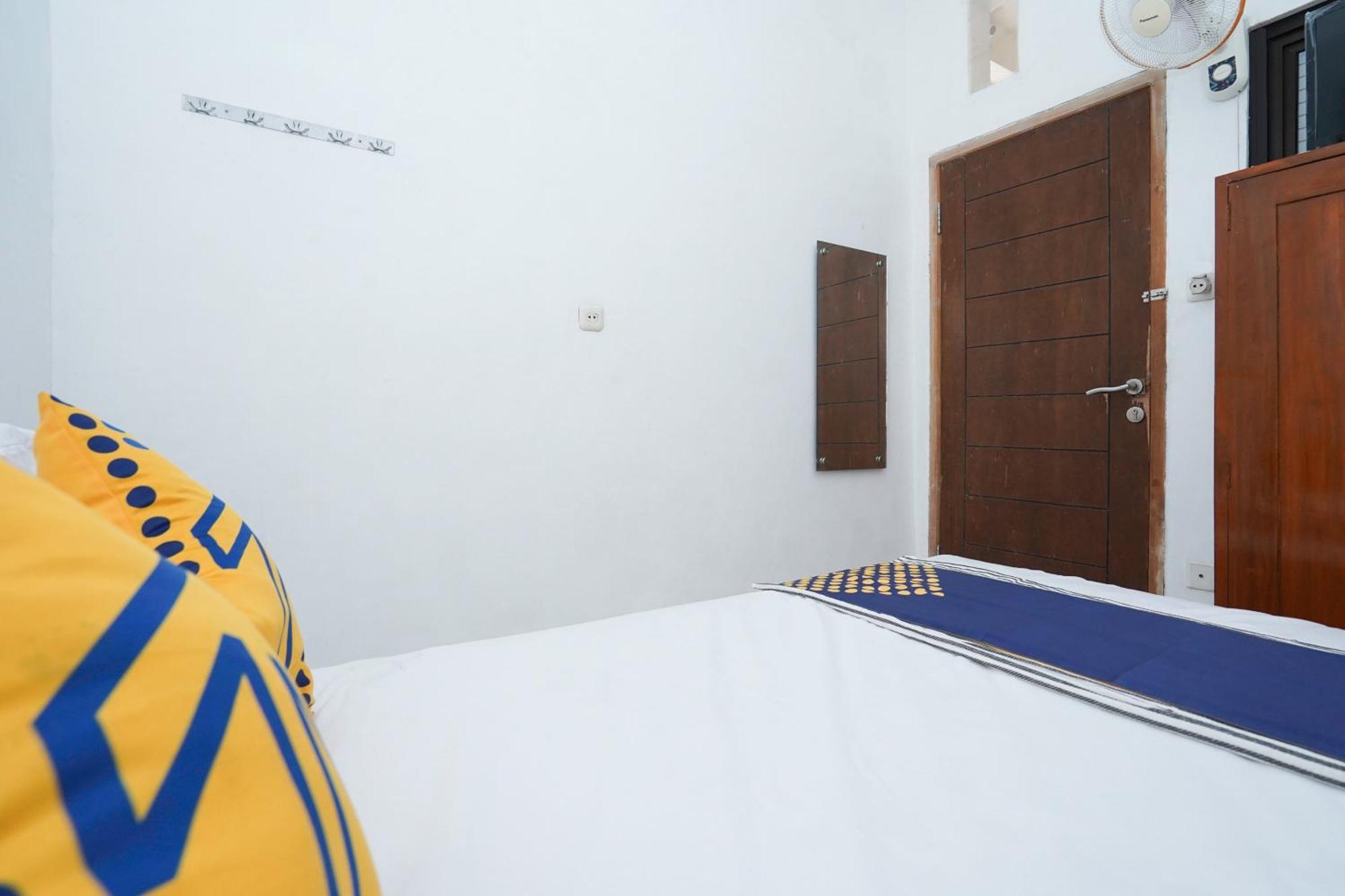 Spot On 2479 Berkah Residence Syariah Gresik Экстерьер фото