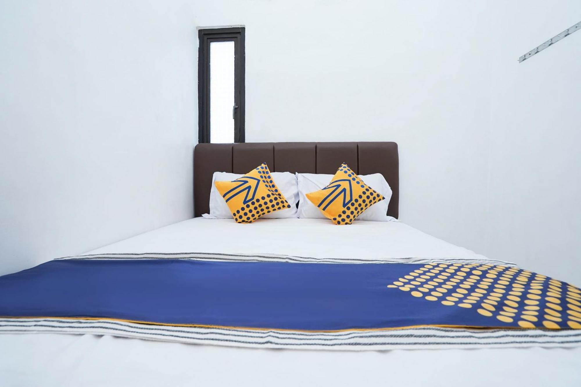 Spot On 2479 Berkah Residence Syariah Gresik Экстерьер фото
