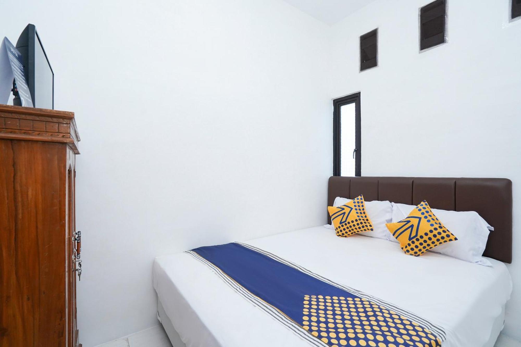Spot On 2479 Berkah Residence Syariah Gresik Экстерьер фото